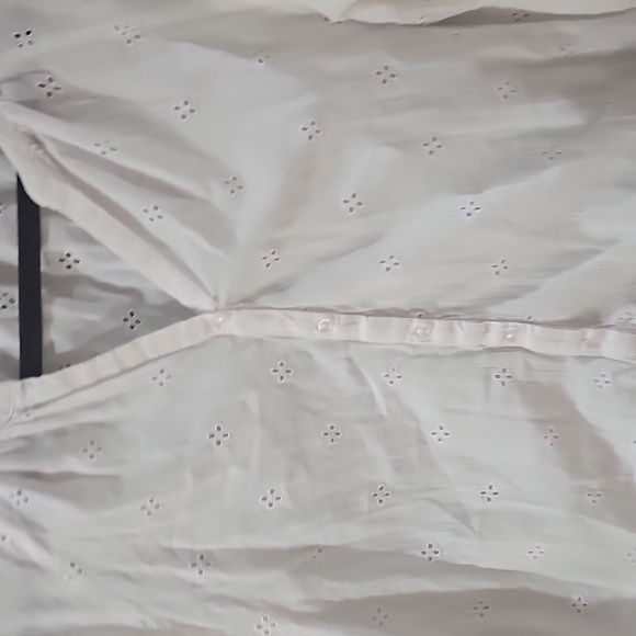 Old Navy Split Neck Eyelet Gauze Blouse Long sleeves white size small - Picture 9 of 11